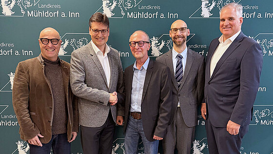 Medizinvorstand Dr. Wolfgang Richter, Landrat Max Heimerl, Chefarzt Herfried Baum, Klinikleiter Stefan Blanke und Vorstandsvorsitzender Thomas Ewald.
