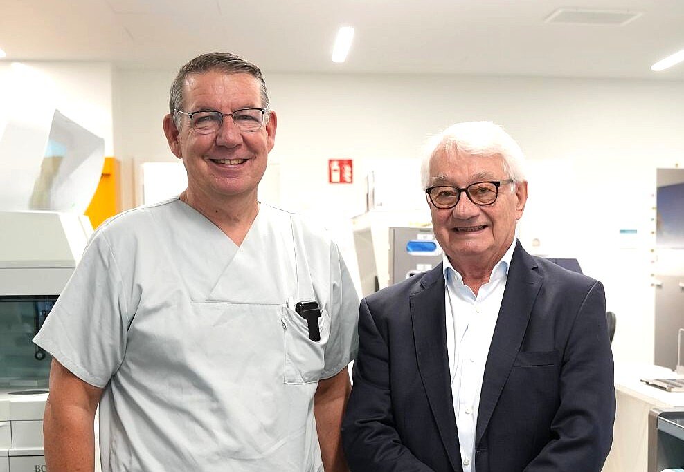 von links nach rechts: Harald Maier, Laborleiter und Dr. Konrad Hahn, Ärztlicher Leiter des Labors