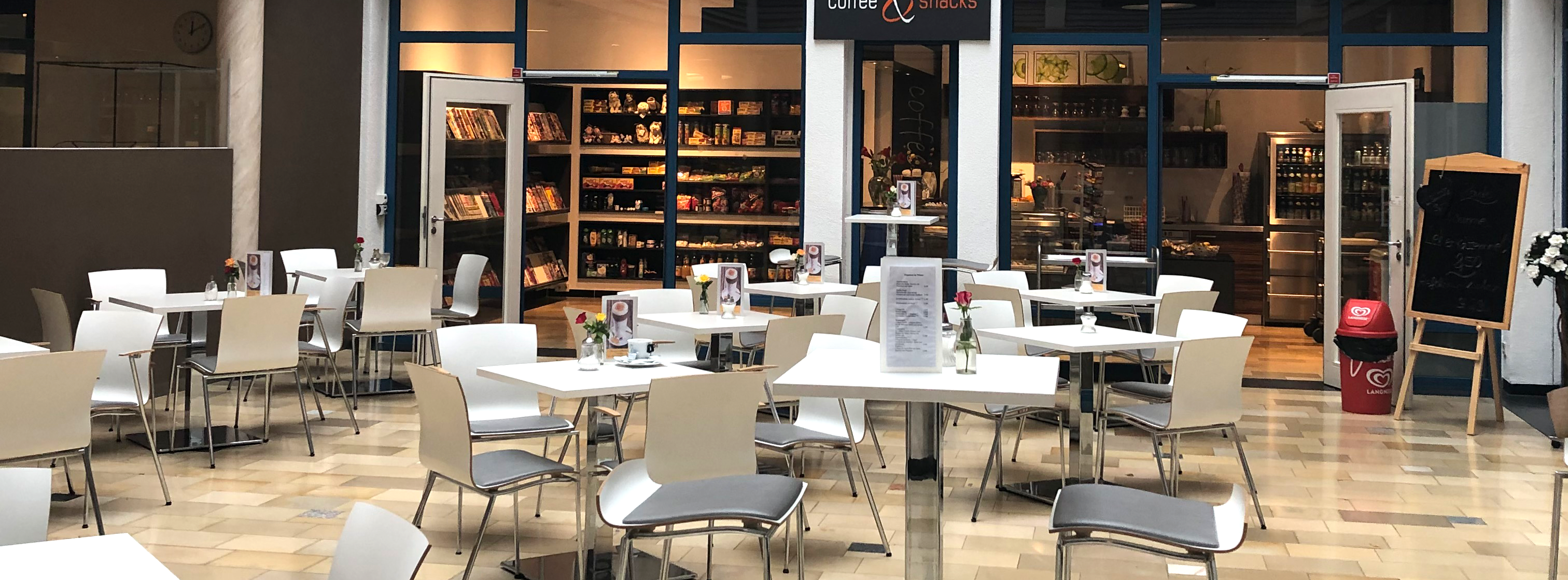 Kaffeebereich im Foyer des InnKlinikum Mühldorf