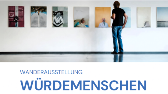 Plakat Würdemenschen, Mann steht vor einer Bilderausstellung